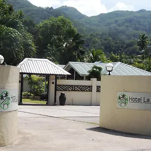 *** Otel La Roussette Seyşel Adaları